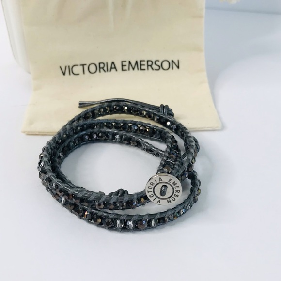 VICTORIA EMERSON Gray AB Crystal Leather Wrap Bracelet 3 Wrap - Picture 2 of 6